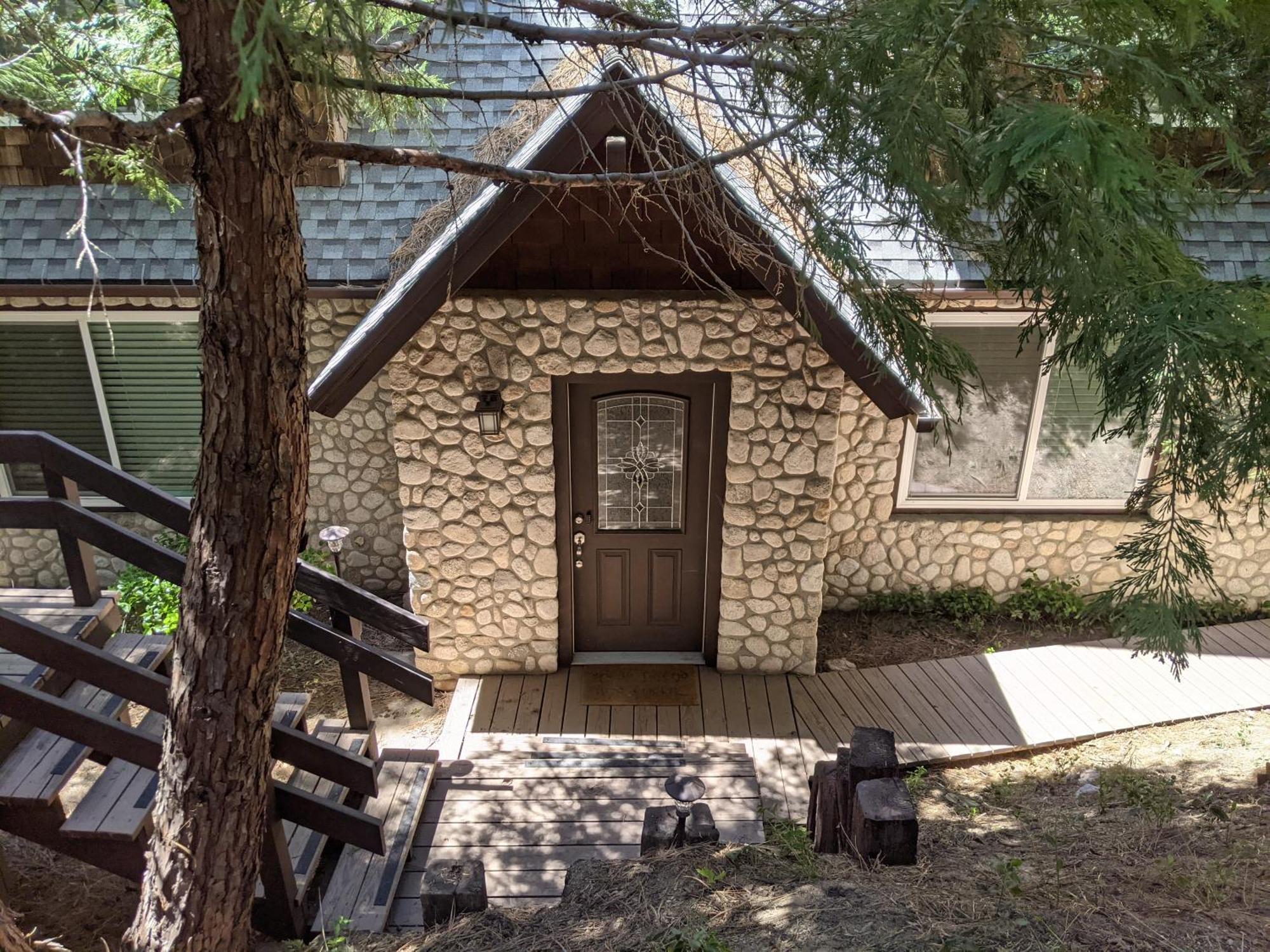“The Grey Haven” - Secluded Home In The Woods Lake Arrowhead Eksteriør bilde